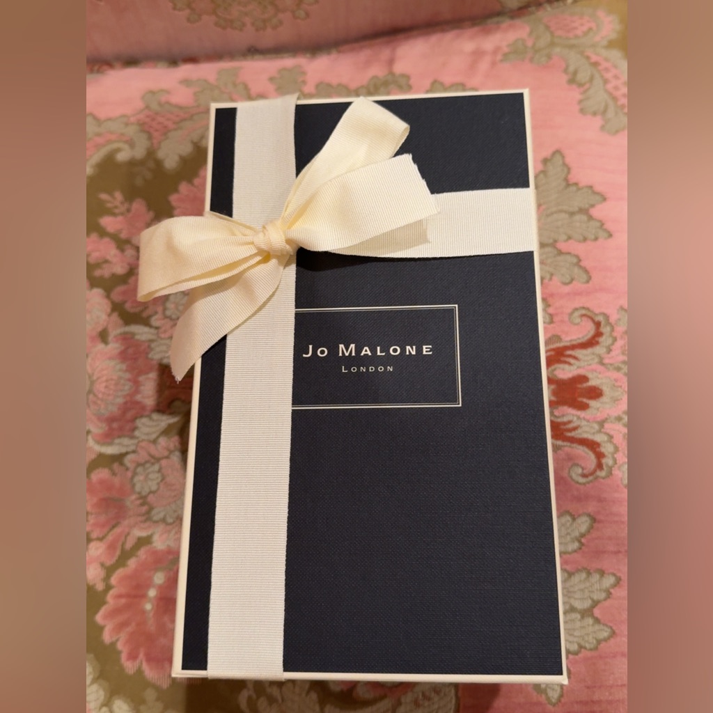 Jo Malone Presentation Box With Cream Ribbon  Empty Box